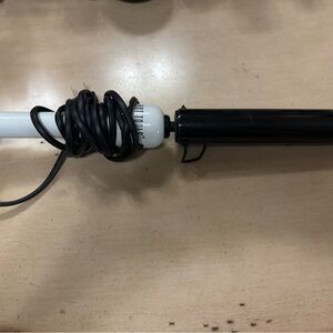 Hot Tools- Black and White Curling wand